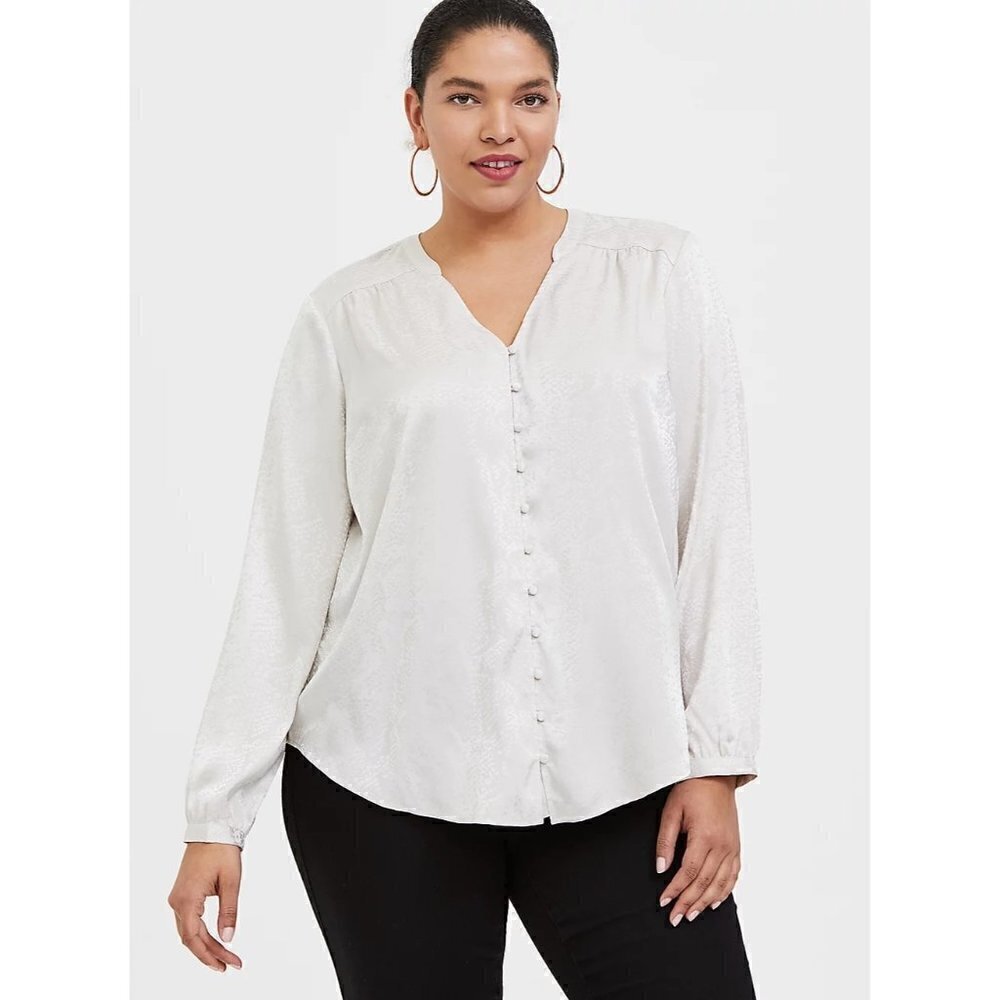 Torrid Ivory Jacquard Button Front Long Sleeve Blouse 4